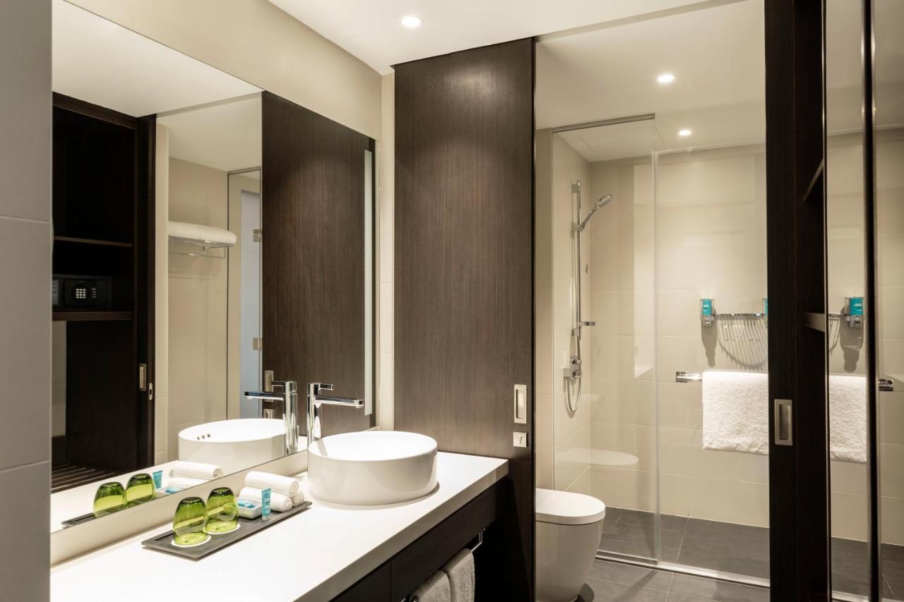 Aloft Room Guest room Twin or Single Beds City view